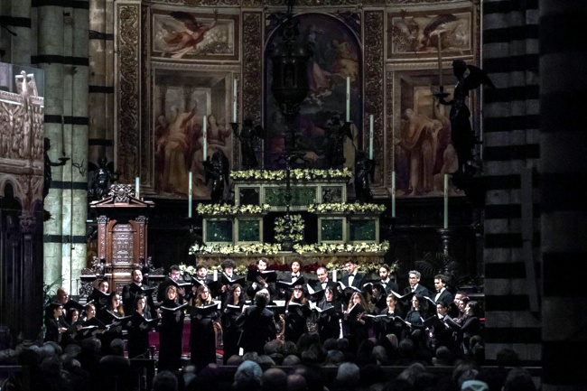 Il Coro della Cattedrale  alla ribalta della Micat in Vertice nella Settimana Santa