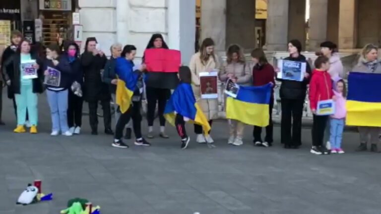 Flash mob silenzioso per dire no al genocidio in Ucraina