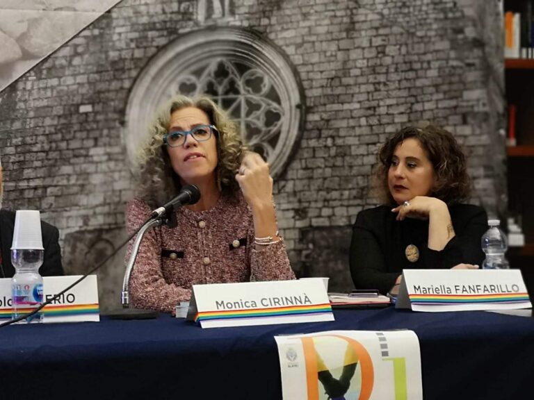 Soldi nella cuccia del cane, richiesta di archiviazione per la senatrice Cirinnà: “Nessun reato”