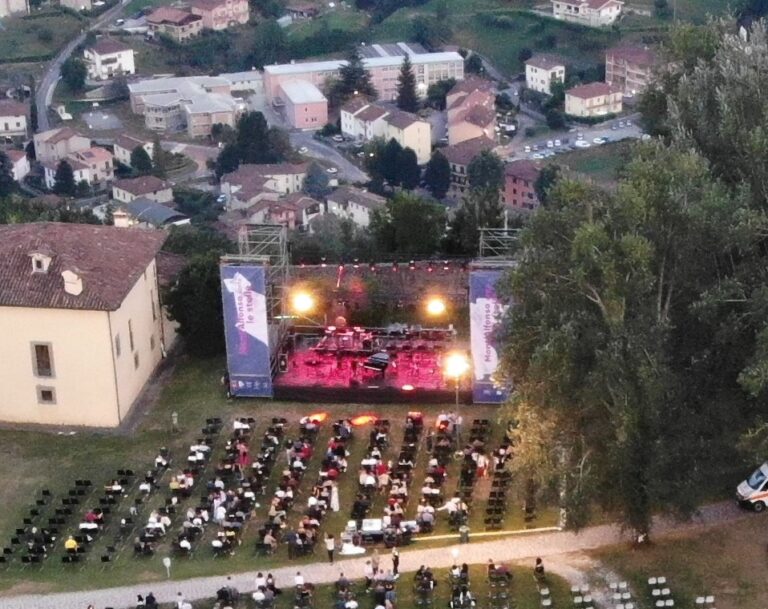 Einaudi, Capossela, Accorsi a Mont’Alfonso sotto le stelle