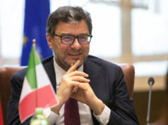 Mps, Giorgetti: “Non abbiamo il controllo della banca”. Il 16 settembre riparte la scalata a Mediobanca