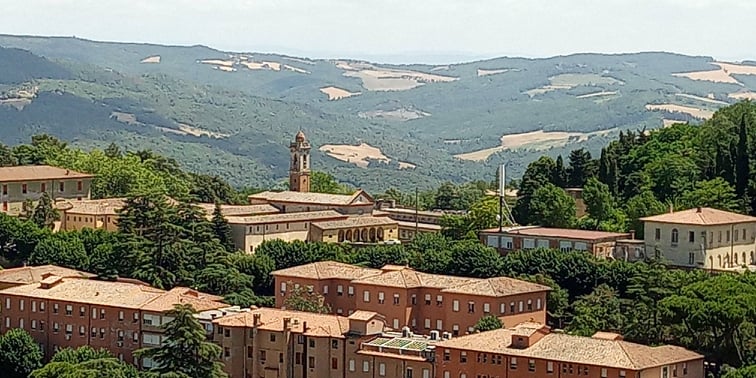 Intervento alla cataratta. Donato biometro ottico all’Ospedale di Volterra