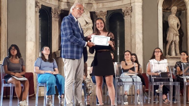 Premio Boccaccio Giovani, la senese Gaia Zaccarini terza assoluta con la sua novella su Messer Covid