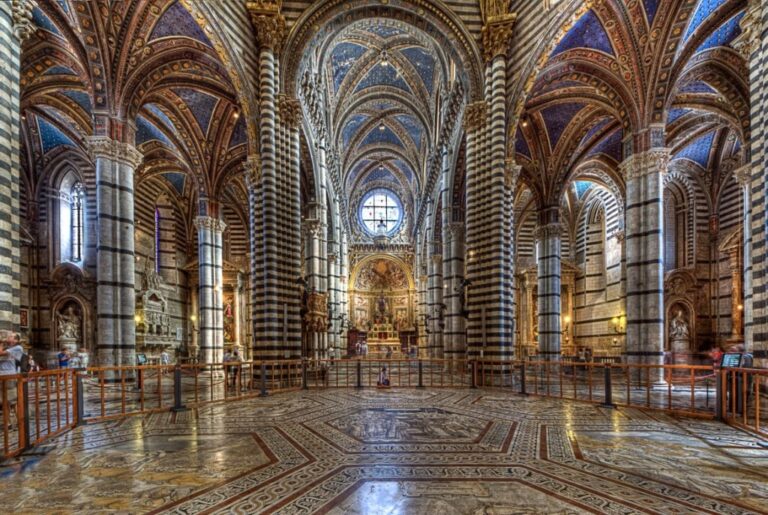 Come in cielo, così in Terra. Scoperto il pavimento del Duomo di Siena