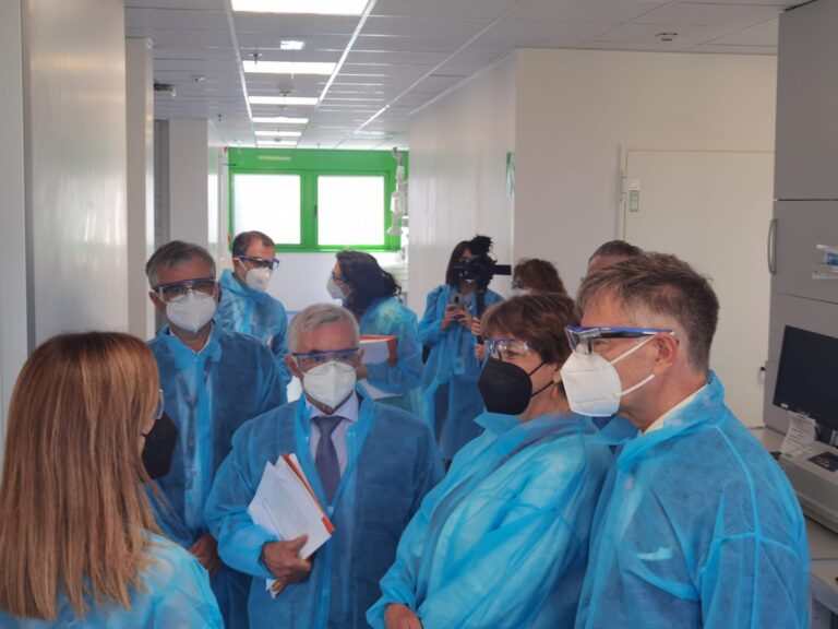 Si rafforza il legame tra Siena e Gsk: inaugurato lo smart lab da 19 milioni