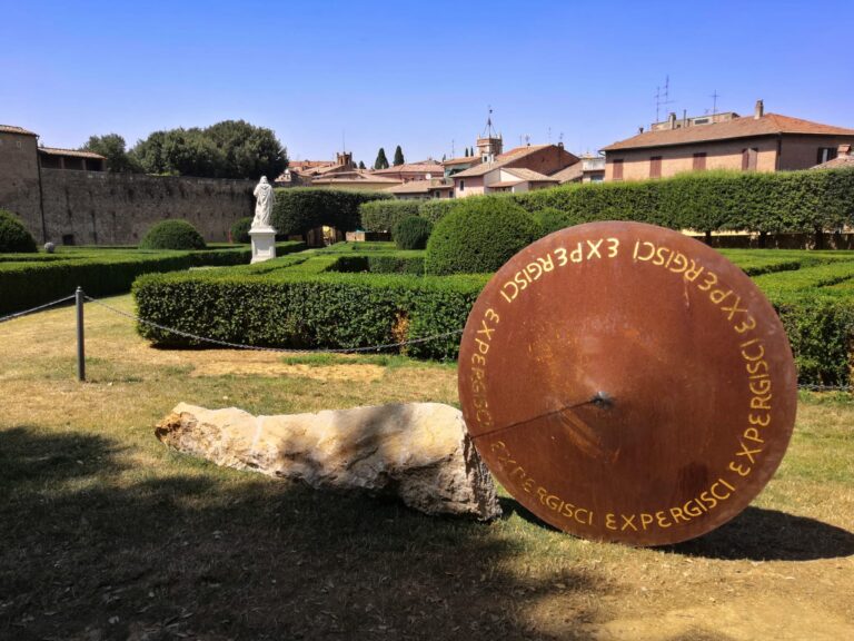 Sculture per la pace. Al via a San Quirico d’Orcia Forme nel Verde