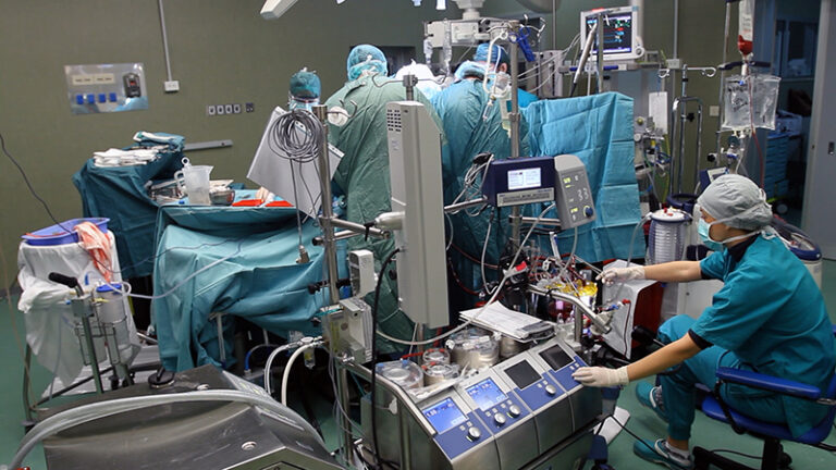 Trapianto di cuore su paziente con Covid, a Siena il primo in Toscana