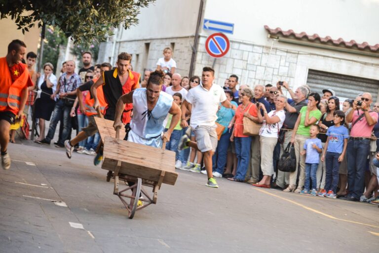 Stop al Palio della Granocchia: l’Asl vieta l’utilizzo di animali, l’Enpa esulta