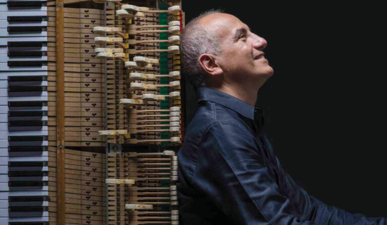 Aspettando l’alba con le note del piano di Danilo Rea
