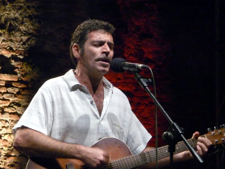 Pillole di Libera. Bobo Rondelli & SuRealistas in concerto a Colle di Val d’Elsa