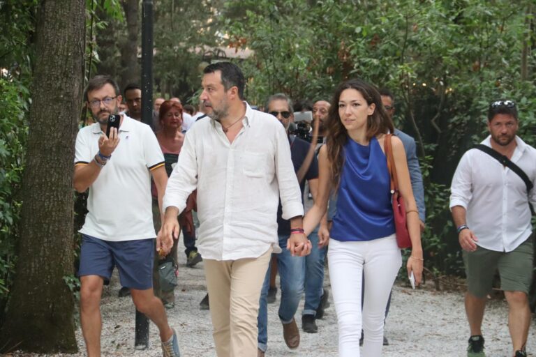 Salvini alla Versiliana. Chi prende un voto in più sarà premier. Giusto scelgano i cittadini