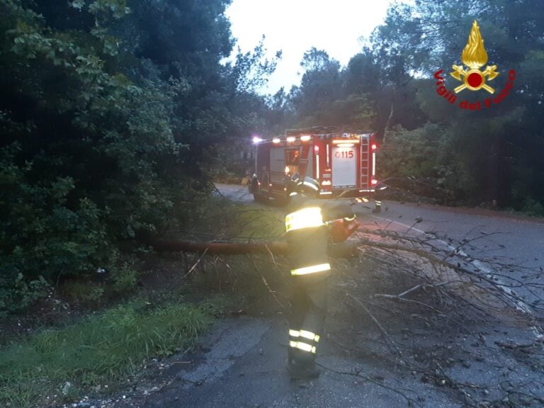 Maltempo, a Livorno registrati 118 millimetri di pioggia all’ora: danni e disagi. Temporali attesi tra Siena e Grosseto