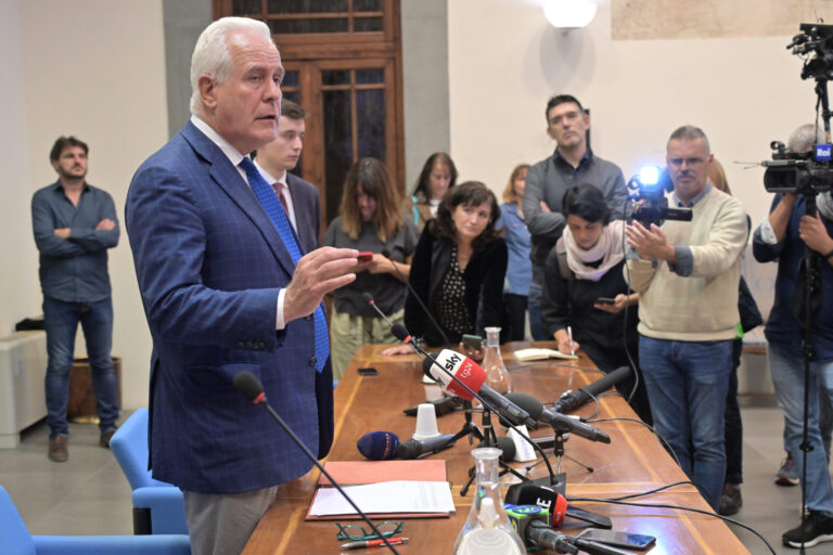 Sanità, Giani: “Spesa va ridotta”. Ancora manca però l’approvazione del bilancio regionale