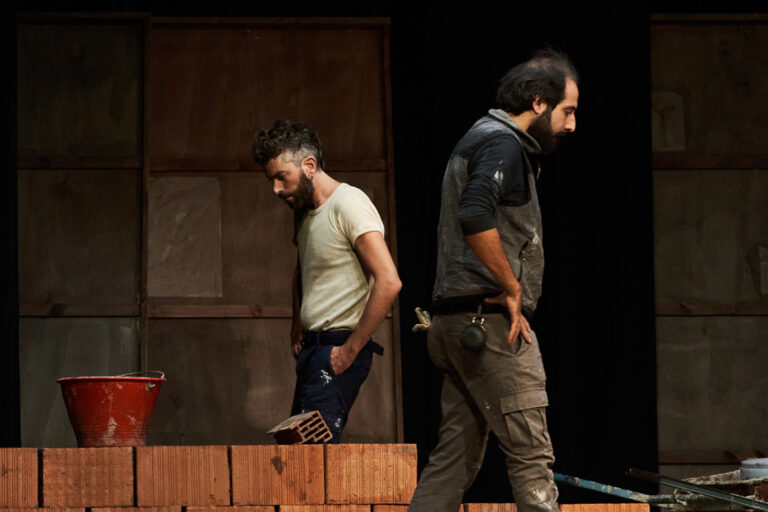 I costruttori edili di Siena al Teatro dei Rozzi con la commedia ‘Muratori’