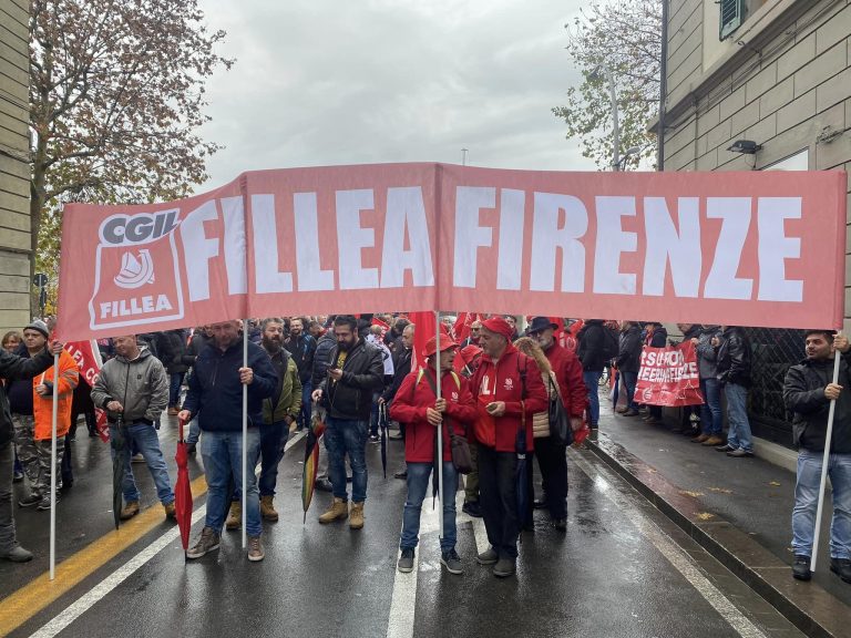 Sciopero generale, oltre 7 mila manifestanti in piazza a Firenze
