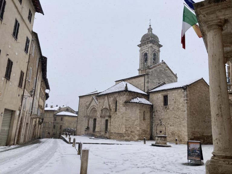 Troppa neve, bimbo nasce in casa. Genitori guidati al telefono dall’ostetrica
