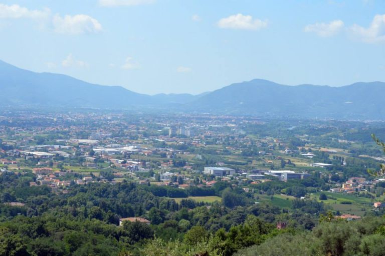 Arpat, aria inquinata nella Piana di Luca: polveri sottili oltre i limiti nel 2022