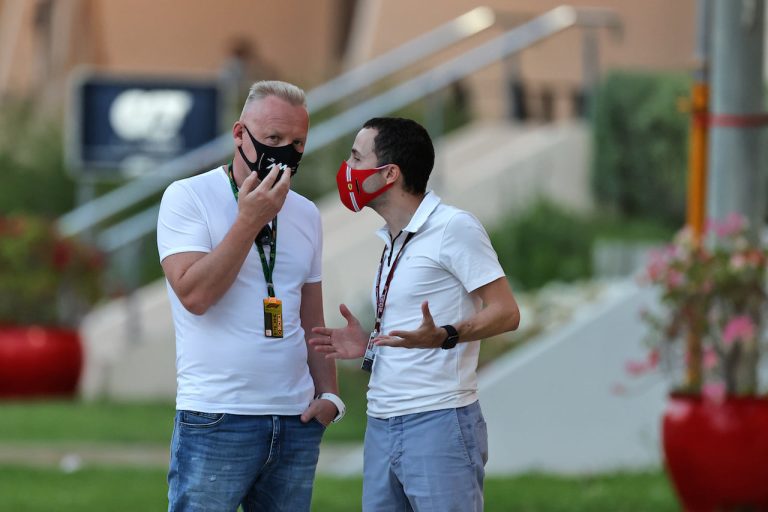 Un avviso sull’albo pretorio per trovare l’oligarca Mazepin: Forte dei Marmi gli deve notificare il blocco dello yacht
