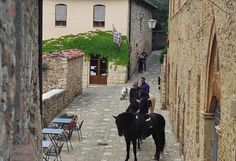 Andrea Bocelli, The Journey a cavallo lungo la via Francigena
