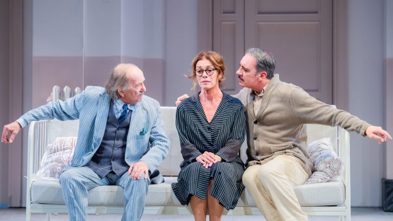Ditegli sempre di sì. Al Teatro Manzoni va in scena uno dei primi testi scritti da Eduardo De Filippo