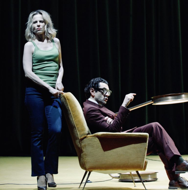 Chi ha paura di Virginia Woolf? Sonia Bergamasco sul palco del Teatro della Pergola