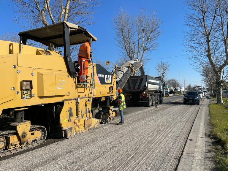 Riqualificazione della viabilità. Nuovo manto stradale nel collegamento tra la città di Pisa e il Litorale