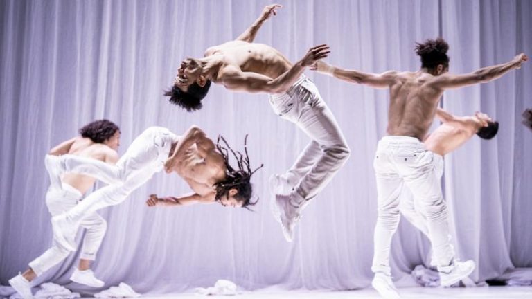 ‘Boys Don’t Cry’ danza ai Rinnovati. Una sfida alla mascolinità estrema