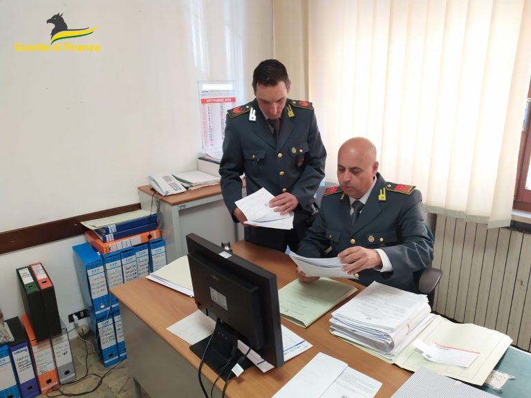 Siena, arrestato il “trafficante di badanti”: attività illecite anche ai domiciliari