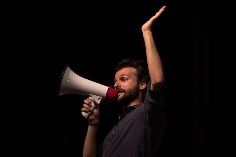 Boccaccia. Il gioco teatrale sul Decameron di Ludovico Fededegni in piazza delle Cure