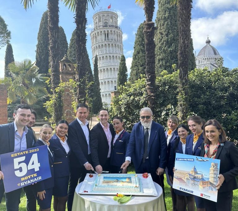 Ryanair scommette ancora su Pisa: 5 nuove rotte e 500 voli settimanali