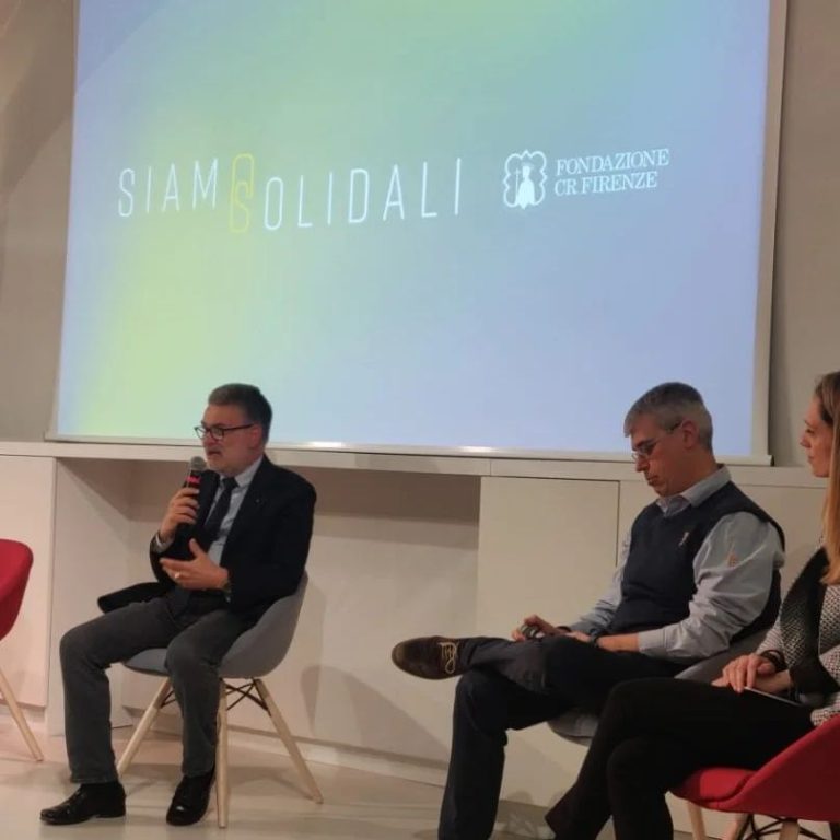 Cr Firenze al fianco di Siamosolidali: bando per tre enti no-profit