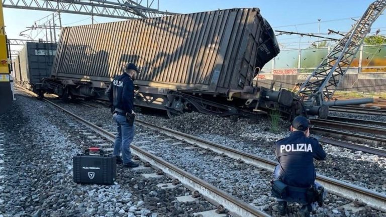 Carro deragliato, escluso sabotaggio. Bacelli: “Merci non pericolose”