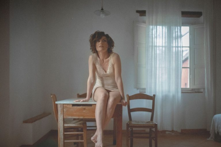 Le voci della sera. Al Teatro di Antella Silvia Frasson porta in scena Natalia Ginzburg