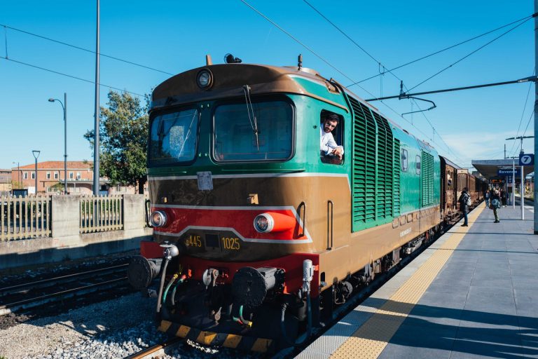 Maggio in carrozza sul Treno di Dante. Corsa speciale il 1° maggio