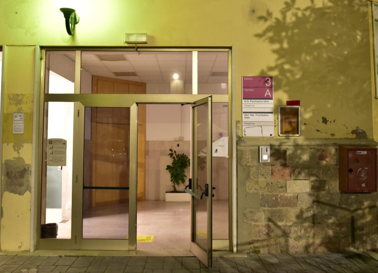 Morta la psichiatra pisana aggredita da un ex paziente. Arrestato l’assassino. Era ossessionato