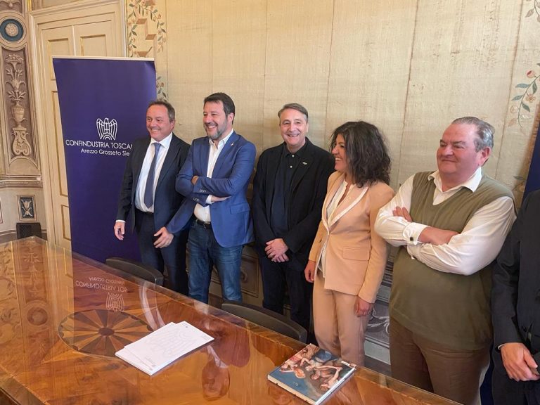 Alta velocità, Salvini cauto su fermata Media Etruria: “Studio in corso. In caso sarà fatta su criteri oggettivi”