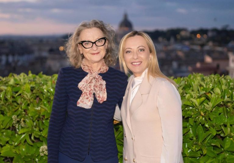 Siena, al ballottaggio sarà centrodestra contro centrosinistra: Nicoletta Fabio e Anna Ferretti divise da pochi voti