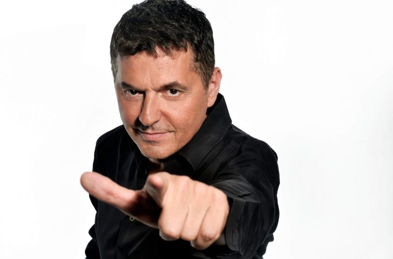 Più bella cosa non c’è. Teo Mammucari in scena al Teatro Pacini