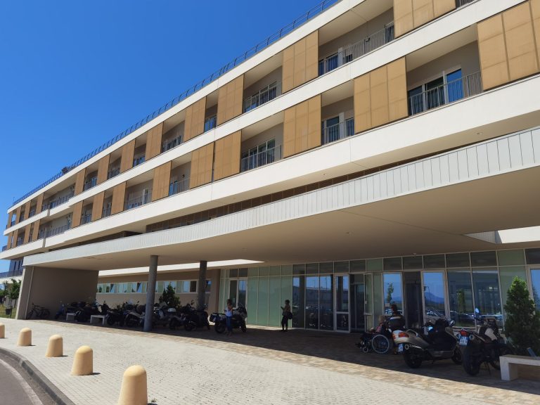 Intervento complesso all’Ospedale di Grosseto: rimossa fistola tra esofago e vie aeree, paziente dimessa e in recupero