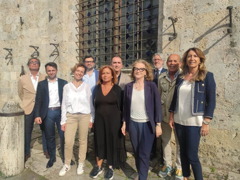 Siena, il sindaco Fabio vara la sua Giunta comunale e tiene le deleghe a cultura e Palio