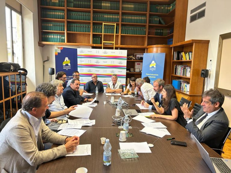 Aziende e sindacati insieme per il  primo protocollo sulla multiutility regionale: “Aiuterà le relazioni industriali”