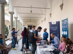 Tensione all’università, operatore della mensa colpito con il cibo da uno studente: insultato anche il personale Tensione all'università per il cibo lanciato da uno studente