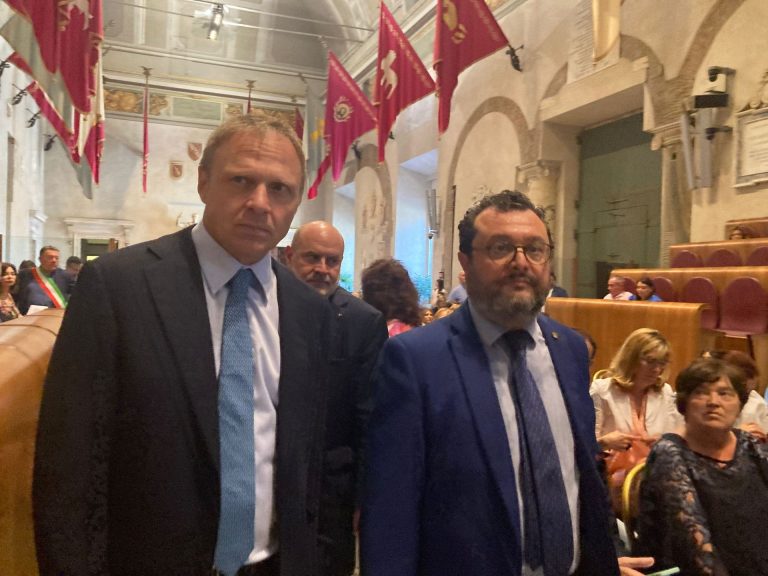 Città del Vino. Premiazione in Campidoglio per sindaci, territori e cantine. Ministro Lollobrigida: “Vino italiano è qualità, convivialità e benessere”