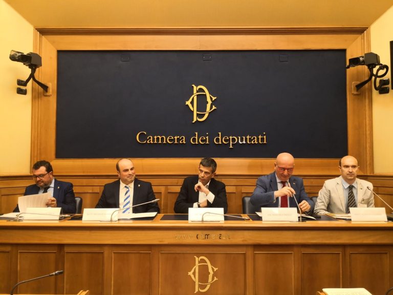 Olio e Vino: un Registro delle Associazioni nazionali al Masaf. Presentata alla Camera la Proposta di Legge