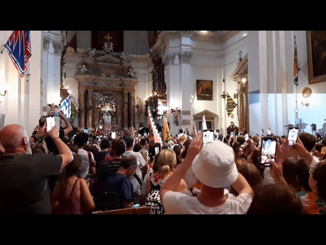Tittia vince il Palio del 2 luglio e i contradaioli della Selva intonano il Te Deum in Provenzano