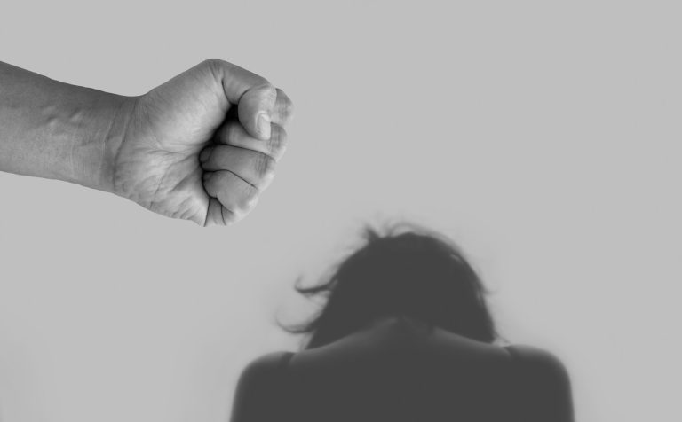 L’allarme degli assistenti sociali toscani: “Aggressioni in aumento”