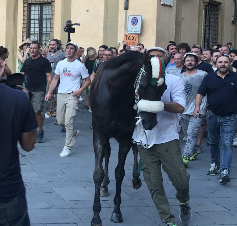 Lo scosso dell’Oca vince il Palio dell’Assunta