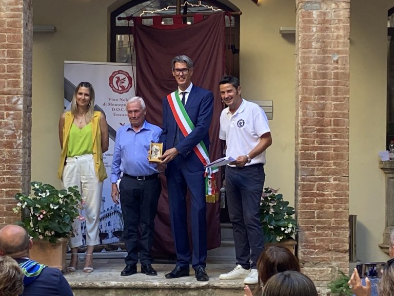Grifo Poliziano assegnato alla Strada del Vino Nobile e dei Sapori della Valdichiana Senese