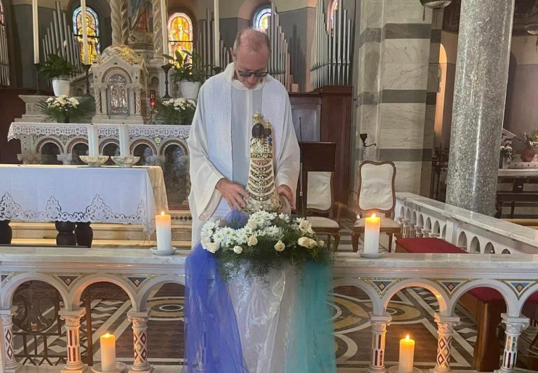 La Madonna di Loreto a Trieste e Ventimiglia in kayak e bike
