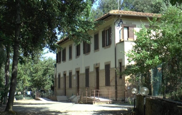 L’ex scuola di Montalbuccio da dormitorio a Cas: i tempi però non sono ancora maturi